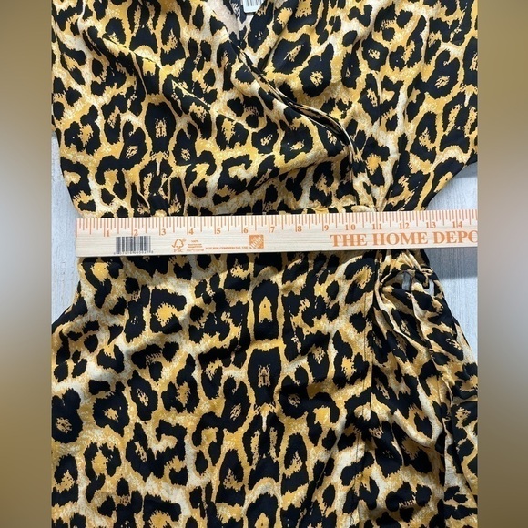 Urban Outfitters-Zoe sis tie xsmall wrap romper yellow leopard NWT - Picture 6 of 9